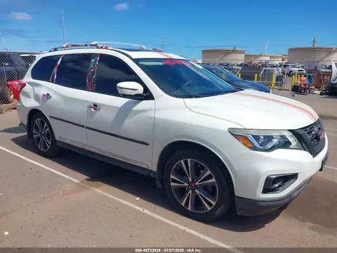 5N1DR2MNXHC637055 — 2017 Nissan Pathfinder Platinum, Правый бок (Right Side), фото до ремонта