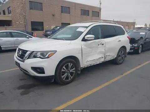 2017 Nissan Pathfinder S VIN 5N1DR2MM2HC623965 фото 2