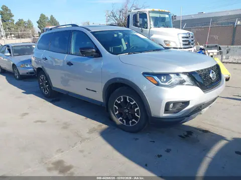5N1DR2CM5LC638485 — 2020 Nissan Pathfinder SL 4WD, Задняя часть (Rear), фото до ремонта