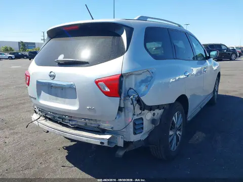 2017 Nissan Pathfinder Sv VIN 5N1DR2MN7HC698041 фото 4