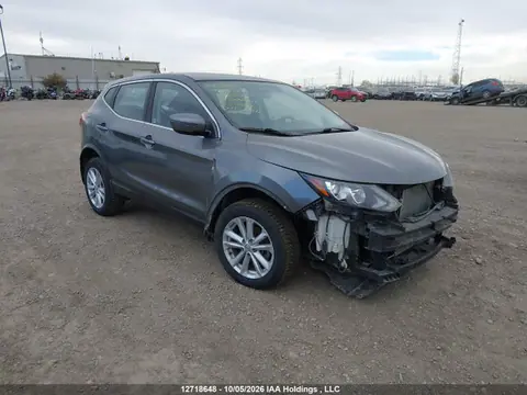 JN1BJ1CR7HW133582 — 2017 Nissan Qashqai S/SL/SV, Передняя часть (Front), фото до ремонта