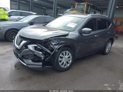 2017 Nissan ROGUE S VIN KNMAT2MT1HP578803 фото 2