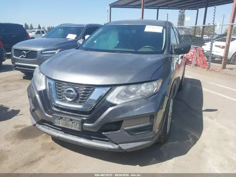 2017 Nissan ROGUE S VIN KNMAT2MT7HP532618 фото 2