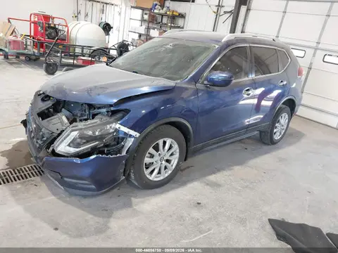 2019 Nissan ROGUE S VIN 5N1AT2MT4KC827797 фото 2