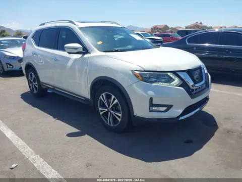 JN8AT2MT6HW403537 — 2017 Nissan Rogue SL, Передняя часть слева (Left Front), фото до ремонта