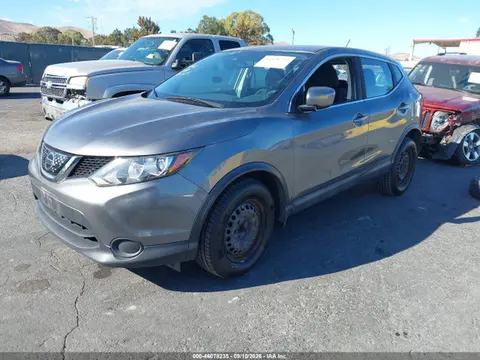 2018 Nissan Rogue Sport S VIN JN1BJ1CP9JW186871 фото 2