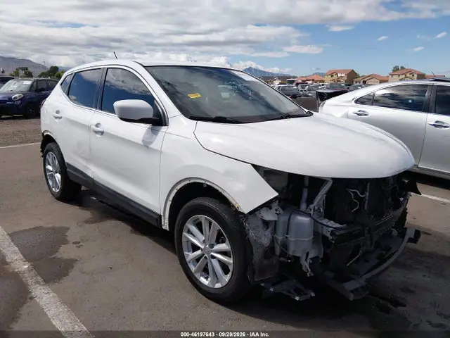 JN1BJ1CP6JW159451 — 2018 Nissan Rogue Sport S, Передняя часть (Front & Rear), фото до ремонта