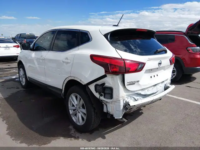 2018 Nissan Rogue Sport S VIN JN1BJ1CP6JW159451 фото 3