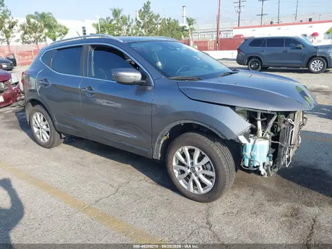 JN1BJ1BV0MW563396 — 2021 Nissan Rogue Sport SV, Передняя часть (Front End), фото до ремонта