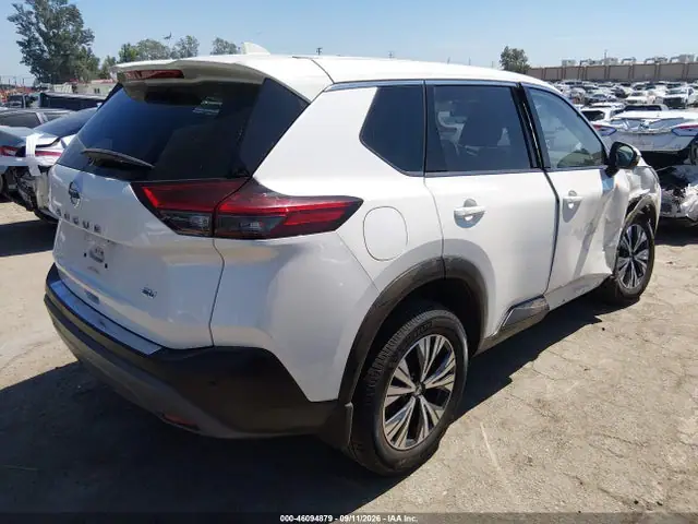 JN8AT3BA3MW017174 — 2021 Nissan Rogue SV FWD, фото 4 с аукциона IAAI 14.10.2026, Передняя часть справа