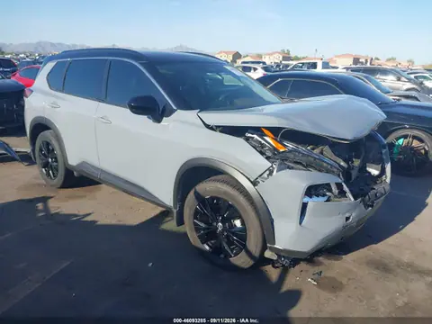 JN8BT3BA7PW009992 — 2023 Nissan Rogue SV FWD, Передняя часть (Front End), фото до ремонта