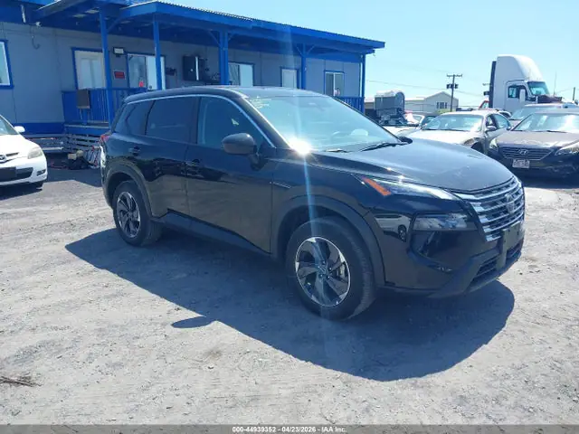 5N1BT3BA8SC815406 — 2025 Nissan Rogue SV FWD, Передняя часть слева (Left Front), фото до ремонта