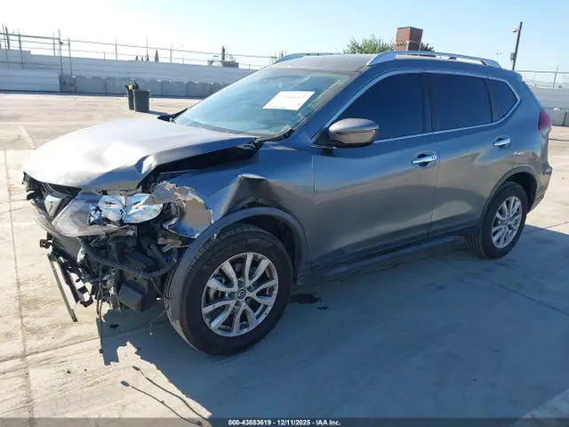KNMAT2MV2LP535873 — 2020 Nissan Rogue SV Intelligent AWD, фото 2 с аукциона IAAI 14.10.2026, Передняя часть