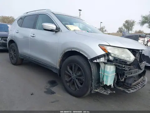 KNMAT2MTXFP543478 — 2015 Nissan Rogue SV, Передняя часть слева (Left Front), фото до ремонта