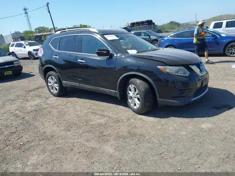 5N1AT2MV8FC848059 — 2015 Nissan Rogue SV, Передняя часть слева (Left Front), фото до ремонта