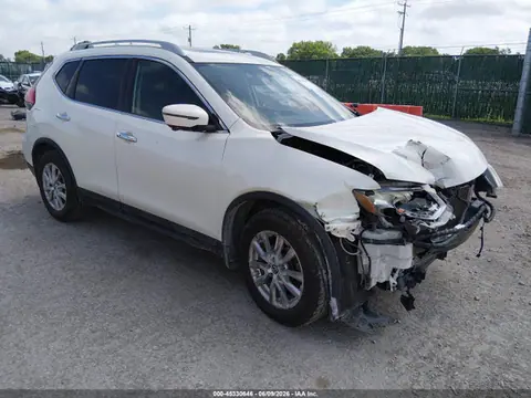 5N1AT2MT8HC768309 — 2017 Nissan Rogue SV, Передняя часть (Front End), фото до ремонта