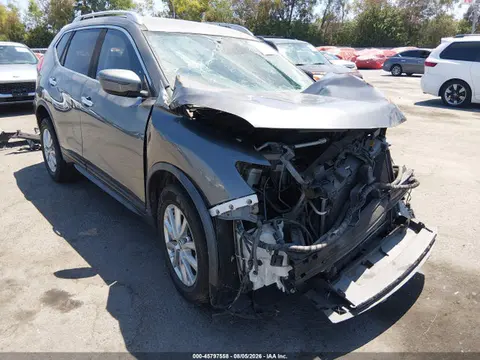 JN8AT2MT2HW142679 — 2017 Nissan Rogue SV, Передняя часть (Front End), фото до ремонта