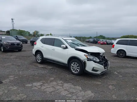 5N1AT2MV6HC749520 — 2017 Nissan Rogue SV, Передняя часть (Front End), фото до ремонта