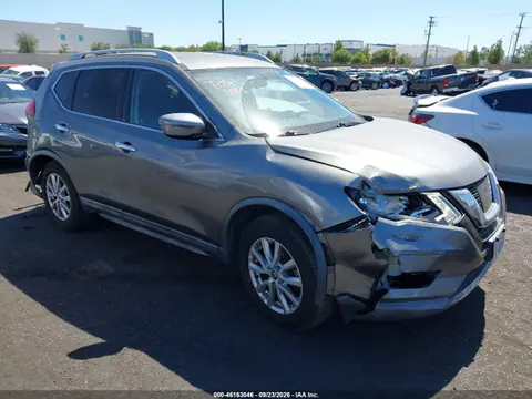 KNMAT2MT6HP588095 — 2017 Nissan Rogue SV, Передняя часть справа (Right Front), фото до ремонта