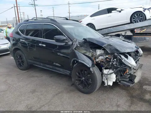 5N1AT2MV3JC733197 — 2018 Nissan Rogue SV, Передняя часть (Front End), фото до ремонта