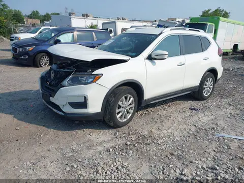 2018 Nissan ROGUE SV VIN 5N1AT2MV4JC801992 фото 2