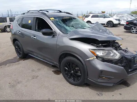 5N1AT2MT5JC768242 — 2018 Nissan Rogue SV, Передняя часть (Front End), фото до ремонта