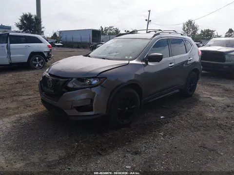 2018 Nissan ROGUE SV VIN 5N1AT2MV9JC752899 фото 2