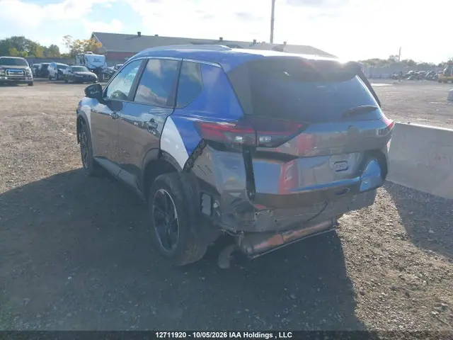 JN8BT3BB1TW089339 — 2026 Nissan Rogue SV, фото 3 с аукциона IAAI 13.10.2026, Передняя часть