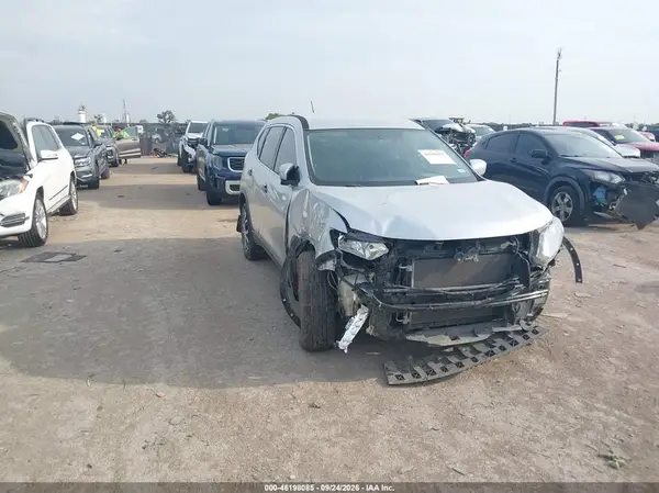 JN8AT2MV3GW145008 — 2016 Nissan Rogue, Передняя часть (Front End), фото до ремонта