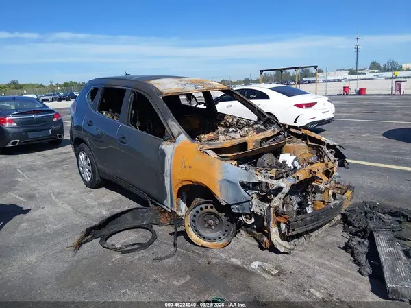 JN8AT2MT5GW005315 — 2016 Nissan Rogue, Пожар двигателя (Engine Burn), фото до ремонта