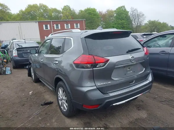 JN8AT2MV3HW024531 — 2017 Nissan Rogue, фото 3 с аукциона IAAI 06.10.2026, Передняя часть справа