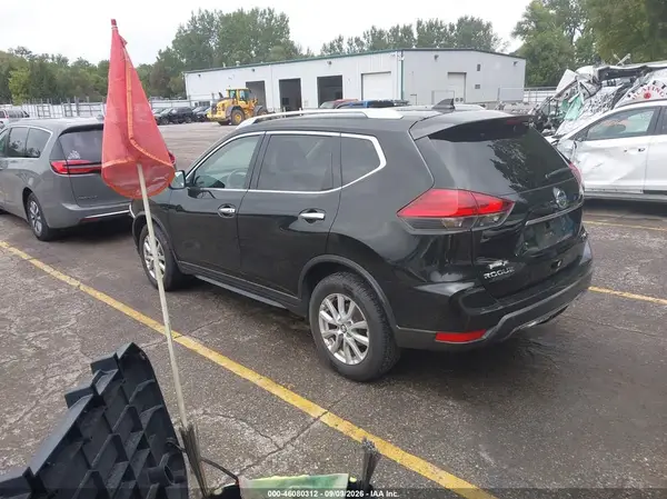 KNMAT2MV3HP506826 — 2017 Nissan Rogue, фото 3 с аукциона IAAI 13.10.2026, Передняя часть