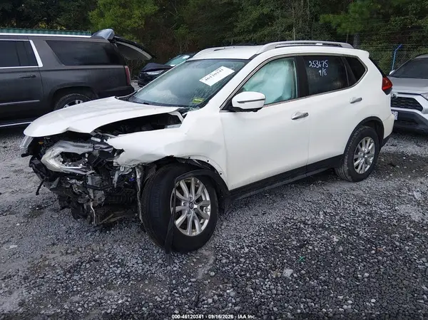 JN8AT2MVXHW253675 — 2017 Nissan Rogue, фото 2 с аукциона IAAI, Передняя часть
