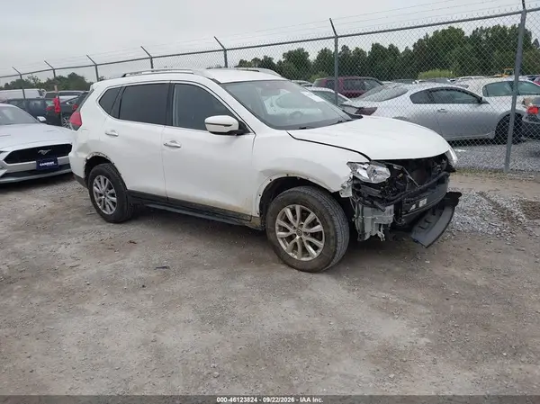 JN8AT2MV0HW028018 Nissan Rogue 2017 — повреждение Передняя часть, фото до ремонта