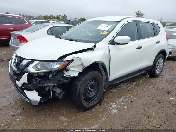 JN8AT2MVXHW020623 — 2017 Nissan Rogue, фото 2 с аукциона IAAI, Передняя часть слева