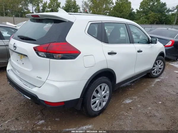 JN8AT2MVXHW020623 — 2017 Nissan Rogue, фото 4 с аукциона IAAI, Передняя часть слева