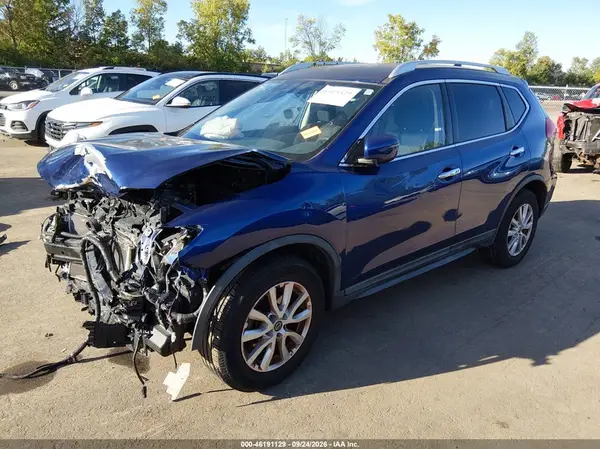 KNMAT2MT4HP529787 — 2017 Nissan Rogue, фото 2 с аукциона IAAI 13.10.2026, Передняя часть