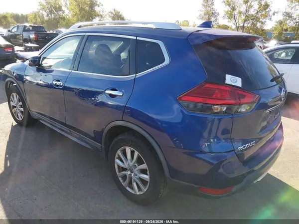 KNMAT2MT4HP529787 — 2017 Nissan Rogue, фото 3 с аукциона IAAI 13.10.2026, Передняя часть