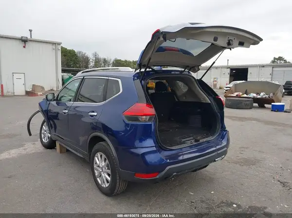 JN8AT2MV9HW000914 — 2017 Nissan Rogue, фото 3 с аукциона IAAI, Передняя часть