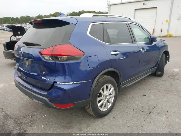 JN8AT2MV9HW000914 — 2017 Nissan Rogue, фото 4 с аукциона IAAI, Передняя часть