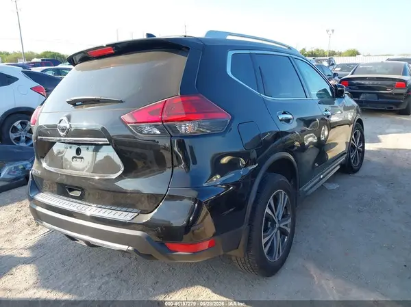 5N1AT2MT9HC881718 — 2017 Nissan Rogue, фото 4 с аукциона IAAI 10.10.2026, Передняя часть