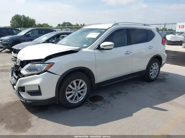 JN8AT2MT2HW131312 — 2017 Nissan Rogue, фото 2 с аукциона IAAI, Передняя часть