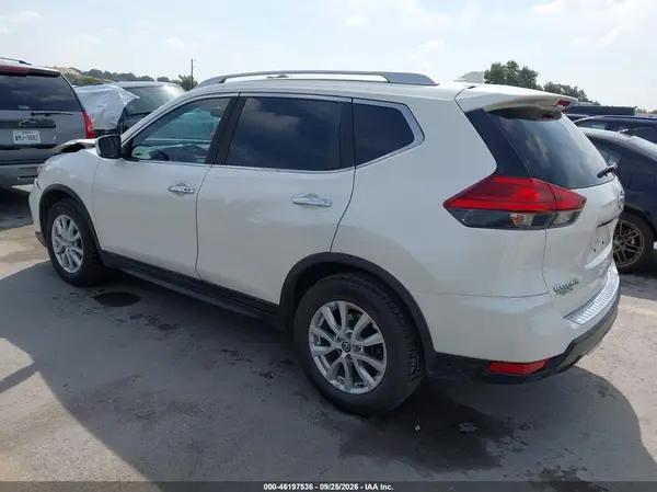 JN8AT2MT2HW131312 — 2017 Nissan Rogue, фото 3 с аукциона IAAI, Передняя часть