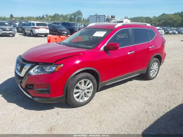 JN8AT2MV9HW261573 — 2017 Nissan Rogue, фото 2 с аукциона IAAI, Передняя часть