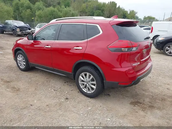 JN8AT2MV9HW261573 — 2017 Nissan Rogue, фото 3 с аукциона IAAI, Передняя часть