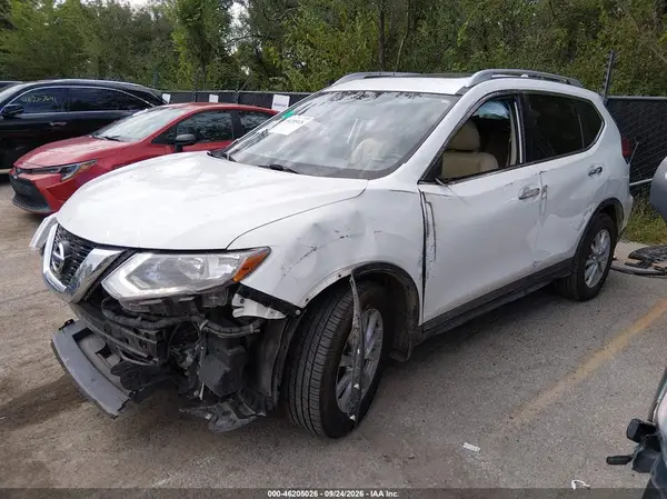KNMAT2MT5HP531757 — 2017 Nissan Rogue, фото 2 с аукциона IAAI, Передняя часть