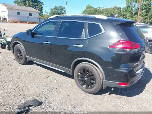 JN8AT2MT0HW394849 — 2017 Nissan Rogue, фото 3 с аукциона IAAI, Задняя часть