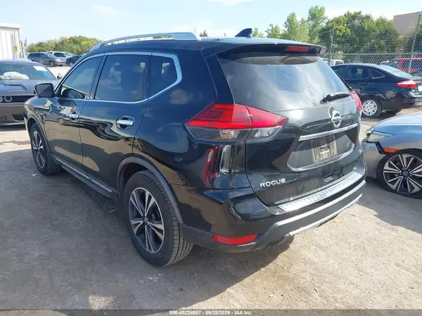 JN8AT2MT8HW137972 — 2017 Nissan Rogue, фото 3 с аукциона IAAI, Передняя часть