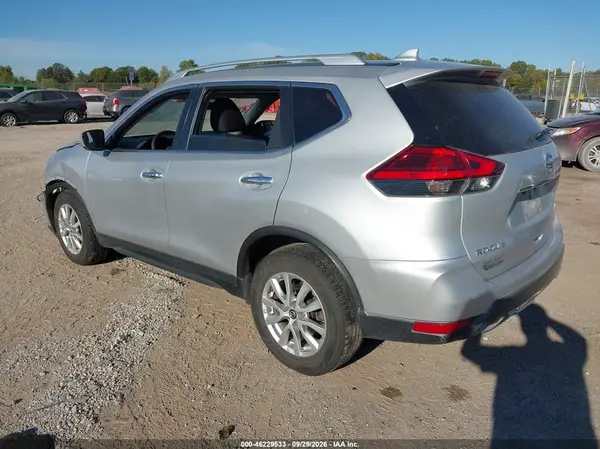 KNMAT2MV0HP542506 — 2017 Nissan Rogue, фото 3 с аукциона IAAI, Передняя часть слева