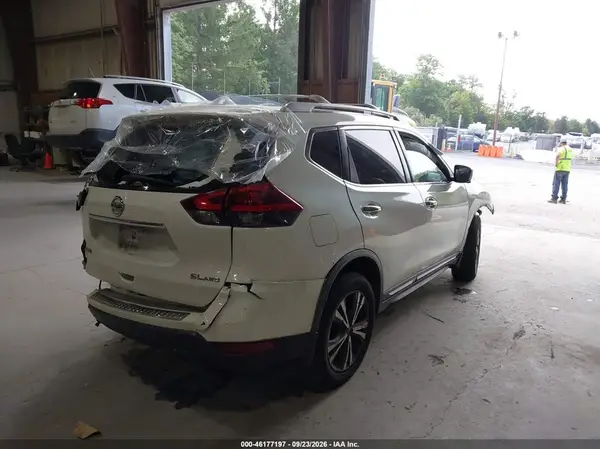 JN8AT2MV5JW309625 — 2018 Nissan Rogue, фото 4 с аукциона IAAI 07.10.2026, Естественный износ